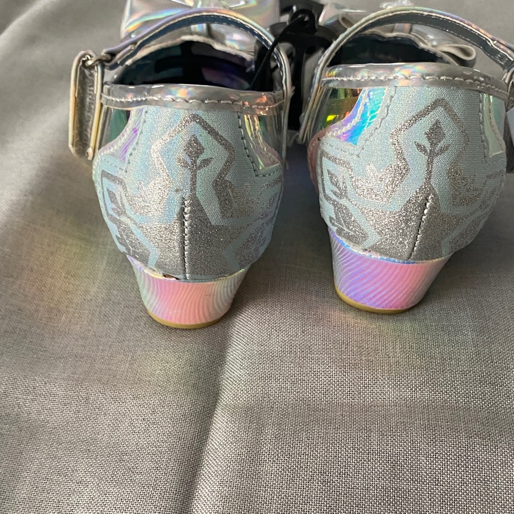 Disney Frozen Iridescent Dress Shoes - Picture 2 of 11